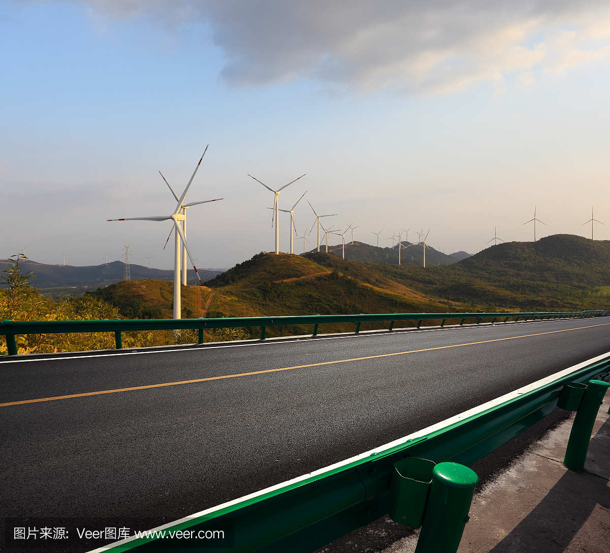 空路地面采用生态环保发电动力涡轮发电的绿色能源